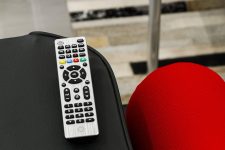 GE Universal Remote Control, Samsung TV Remote, Universal TV Remote for Roku TV, Vizio, LG, Sony, Sharp, Apple TV, TCL, Panasonic, Smart TVs, Streaming Players, Blu-ray, DVD, 4-Device, Silver, 33709