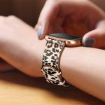 Fintie Bands Compatible with Fitbit Versa 2 / Versa/Versa Lite, Genuine Leather Band Replacement Accessories Strap Wristband